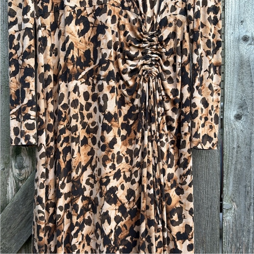 NWT CAbi Selma Dress Animal Print
Size Medium - Picture 6 of 9